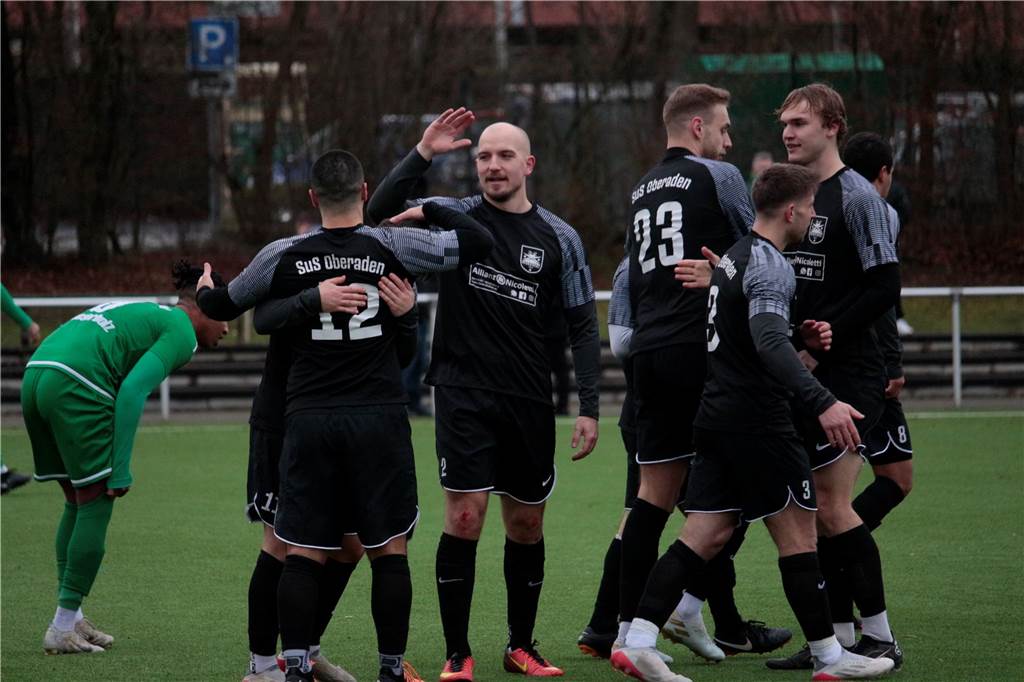 Schuster schockt Kaiserau, Schlappe für KSV, VfL zerlegt SSV: Die Fotos vom Fußball-Wochenende