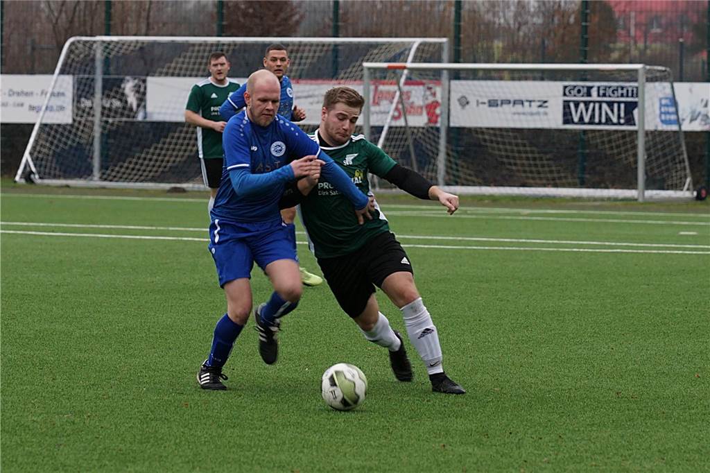 Schuster schockt Kaiserau, Schlappe für KSV, VfL zerlegt SSV: Die Fotos vom Fußball-Wochenende