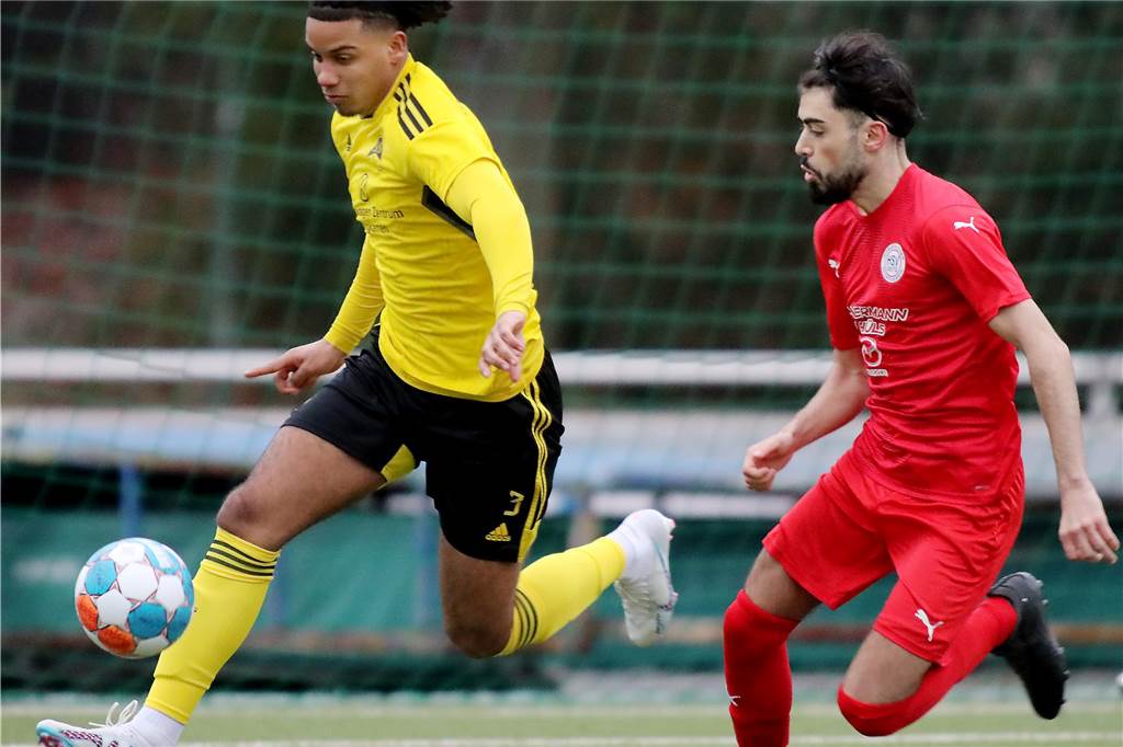Schuster schockt Kaiserau, Schlappe für KSV, VfL zerlegt SSV: Die Fotos vom Fußball-Wochenende