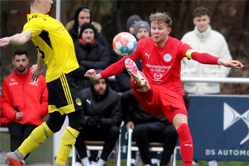 Schuster schockt Kaiserau, Schlappe für KSV, VfL zerlegt SSV: Die Fotos vom Fußball-Wochenende