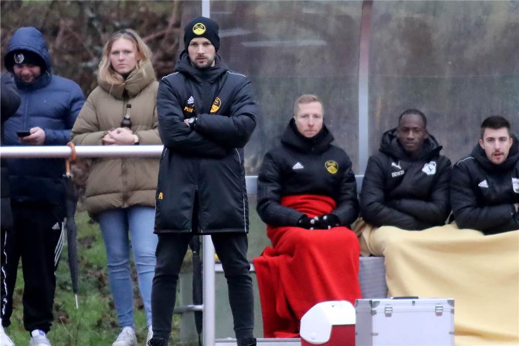 Schuster schockt Kaiserau, Schlappe für KSV, VfL zerlegt SSV: Die Fotos vom Fußball-Wochenende
