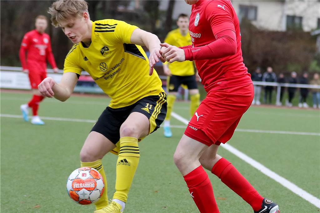 Schuster schockt Kaiserau, Schlappe für KSV, VfL zerlegt SSV: Die Fotos vom Fußball-Wochenende