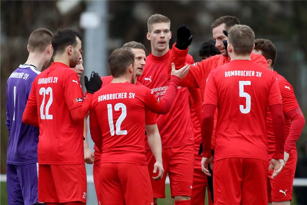 Schuster schockt Kaiserau, Schlappe für KSV, VfL zerlegt SSV: Die Fotos vom Fußball-Wochenende