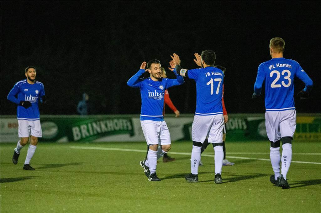Schuster schockt Kaiserau, Schlappe für KSV, VfL zerlegt SSV: Die Fotos vom Fußball-Wochenende