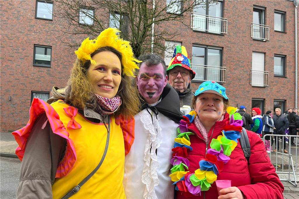 Karnevalsumzug 2023 in Selm: Viele Fotos von den Zuschauerinnen und Zuschauer Karnevalsumzug 2023 in Selm: Viele Fotos von den Zuschauerinnen und Zuschauer