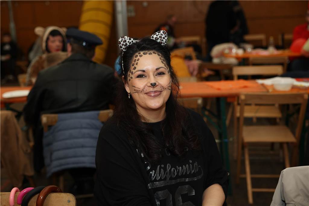 Kinder-Karneval in Selm: Funkelnde Kinderaugen und lange Schlangen