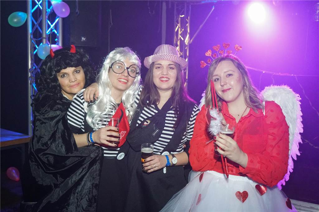 Jecke Zeiten im Brauhaus: So feierte Kirchhellen den KarneBall