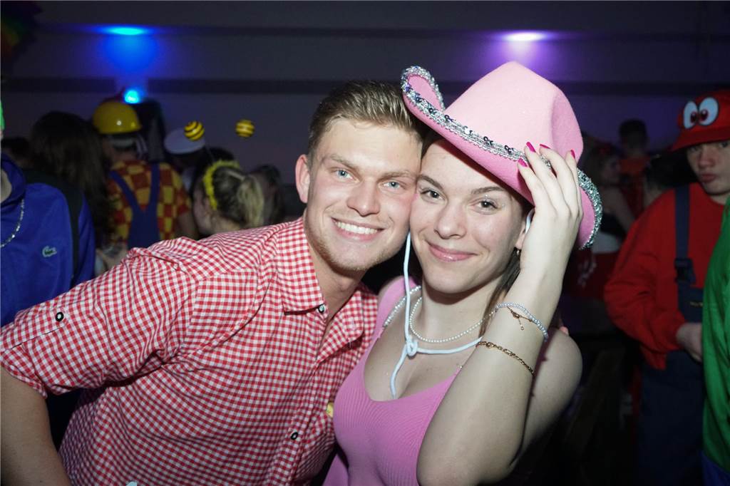 Jecke Zeiten im Brauhaus: So feierte Kirchhellen den KarneBall