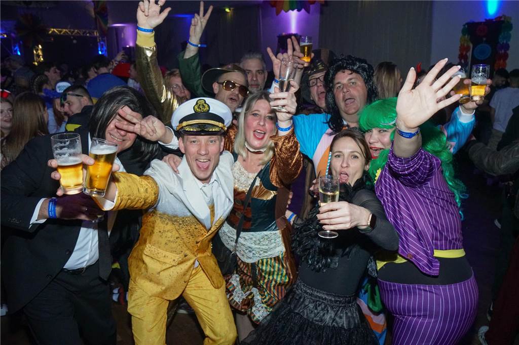 Jecke Zeiten im Brauhaus: So feierte Kirchhellen den KarneBall