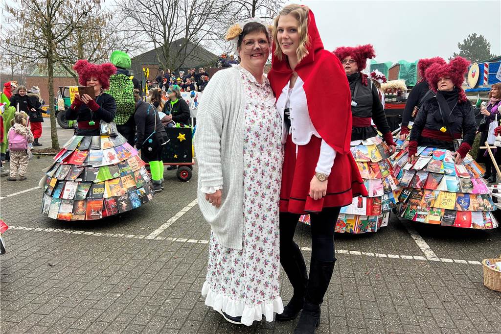 Viele Fotos vom Karnevalsumzug in Nordkirchen 2023: Tausende Narren feiern in der Innenstadt