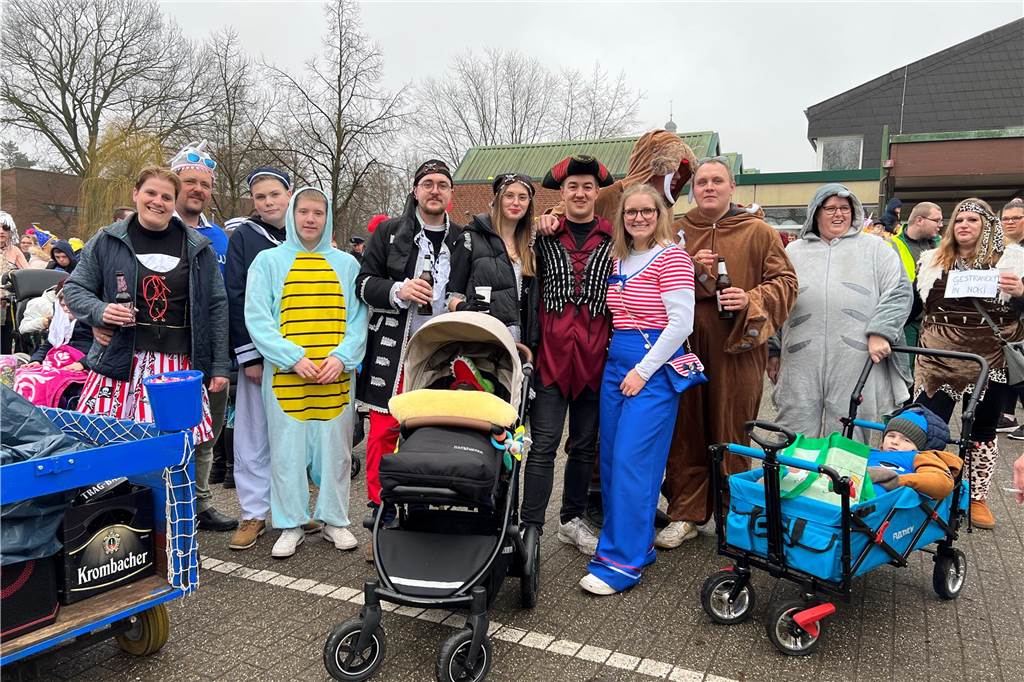 Viele Fotos vom Karnevalsumzug in Nordkirchen 2023: Tausende Narren feiern in der Innenstadt