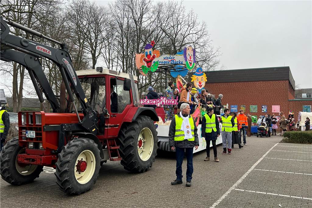 Viele Fotos vom Karnevalsumzug in Nordkirchen 2023: Tausende Narren feiern in der Innenstadt