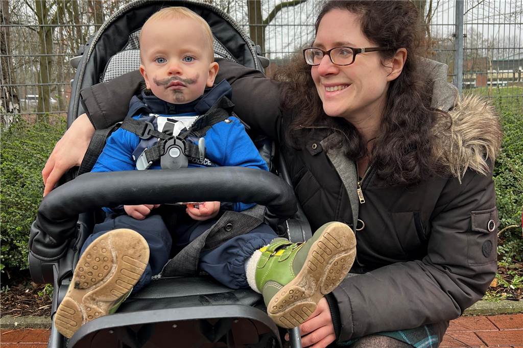 Viele Fotos vom Karnevalsumzug in Nordkirchen 2023: Tausende Narren feiern in der Innenstadt