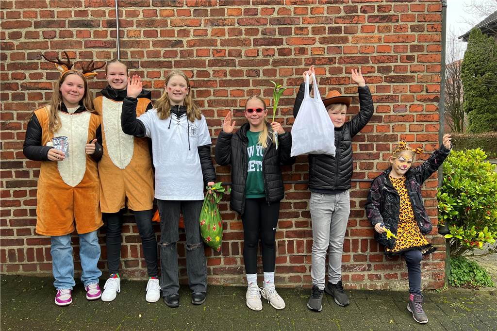 Viele Fotos vom Karnevalsumzug in Nordkirchen 2023: Tausende Narren feiern in der Innenstadt