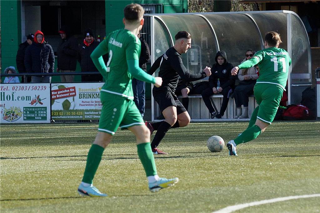 Viele Fotos - Holzwickeder „Liverpool“, Massens kalte Dusche: Das Sportwochenende in Bildern