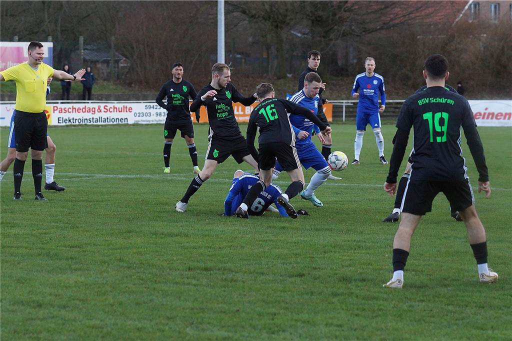 Viele Fotos - Holzwickeder „Liverpool“, Massens kalte Dusche: Das Sportwochenende in Bildern
