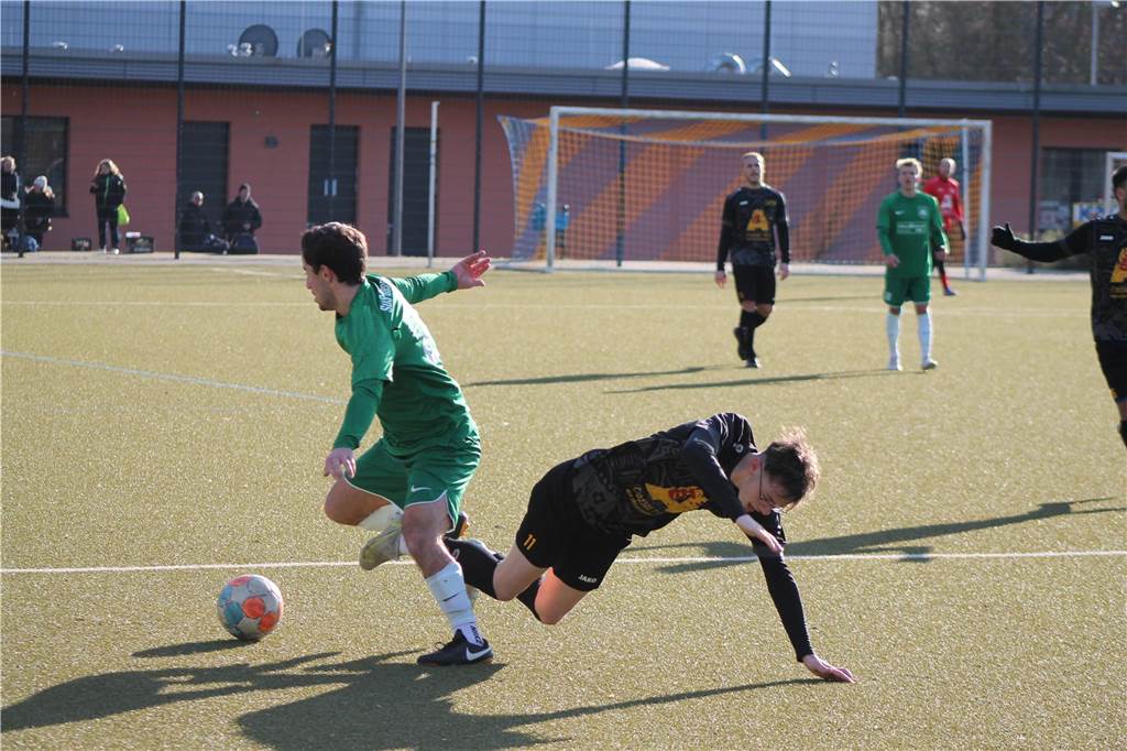Viele Fotos - Holzwickeder „Liverpool“, Massens kalte Dusche: Das Sportwochenende in Bildern