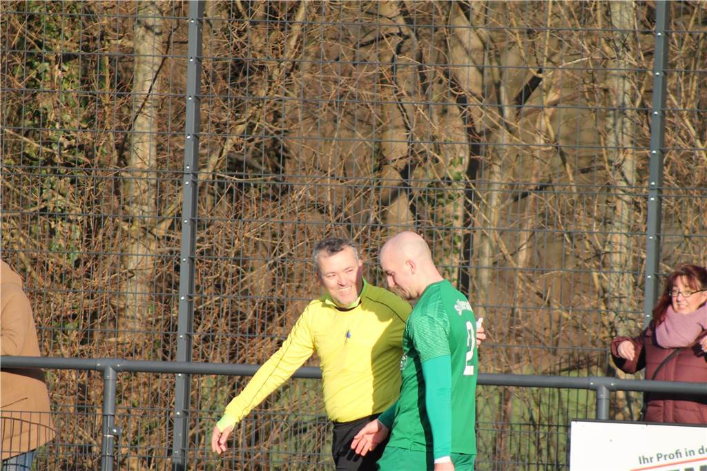 Viele Fotos - Holzwickeder „Liverpool“, Massens kalte Dusche: Das Sportwochenende in Bildern