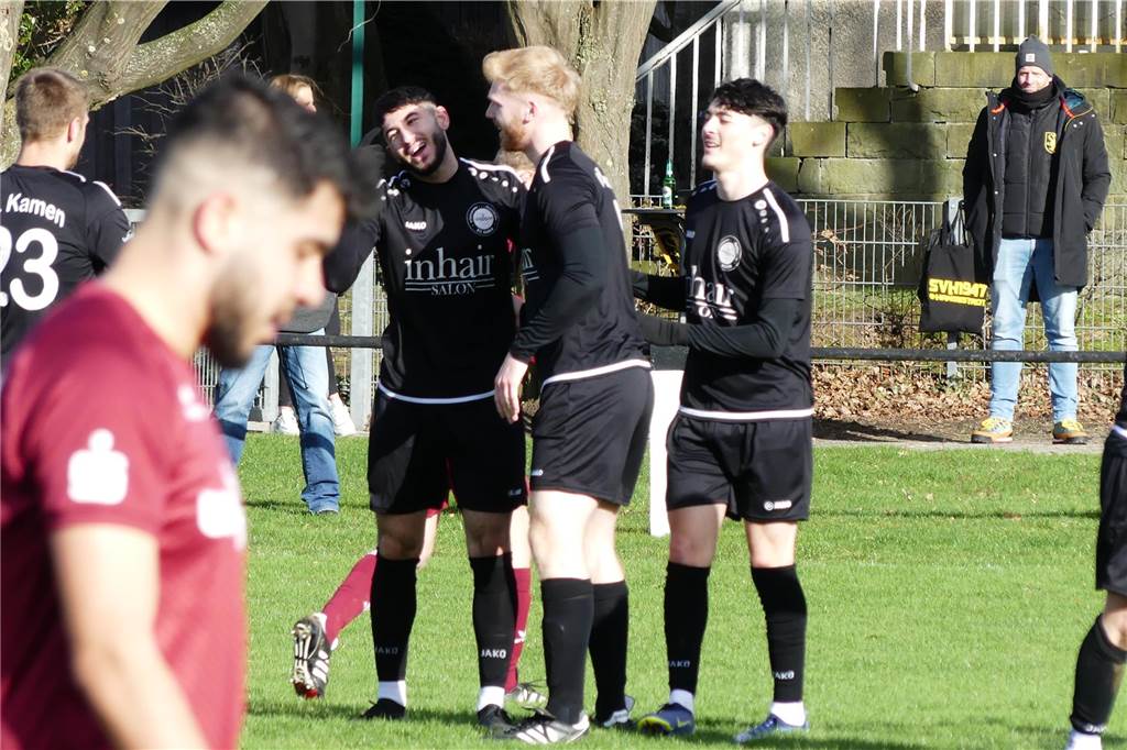 Viele Fotos - Holzwickeder „Liverpool“, Massens kalte Dusche: Das Sportwochenende in Bildern