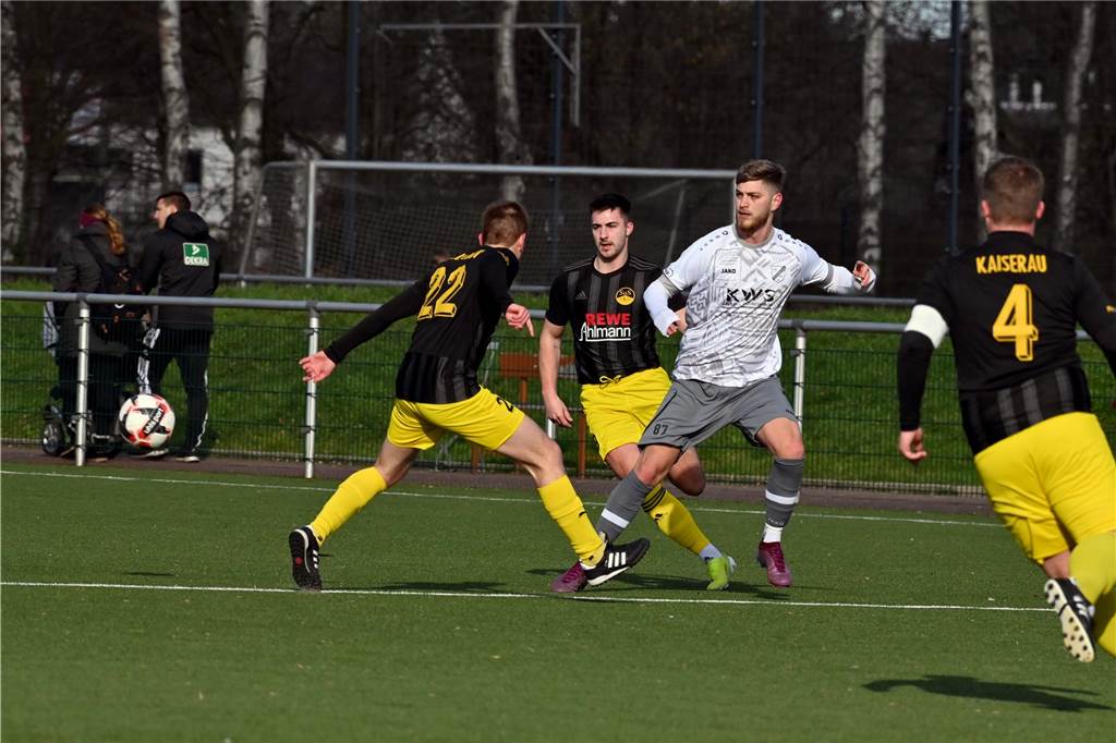 Viele Fotos - Holzwickeder „Liverpool“, Massens kalte Dusche: Das Sportwochenende in Bildern