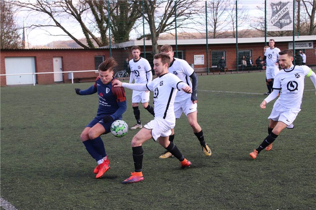 Viele Fotos - Holzwickeder „Liverpool“, Massens kalte Dusche: Das Sportwochenende in Bildern