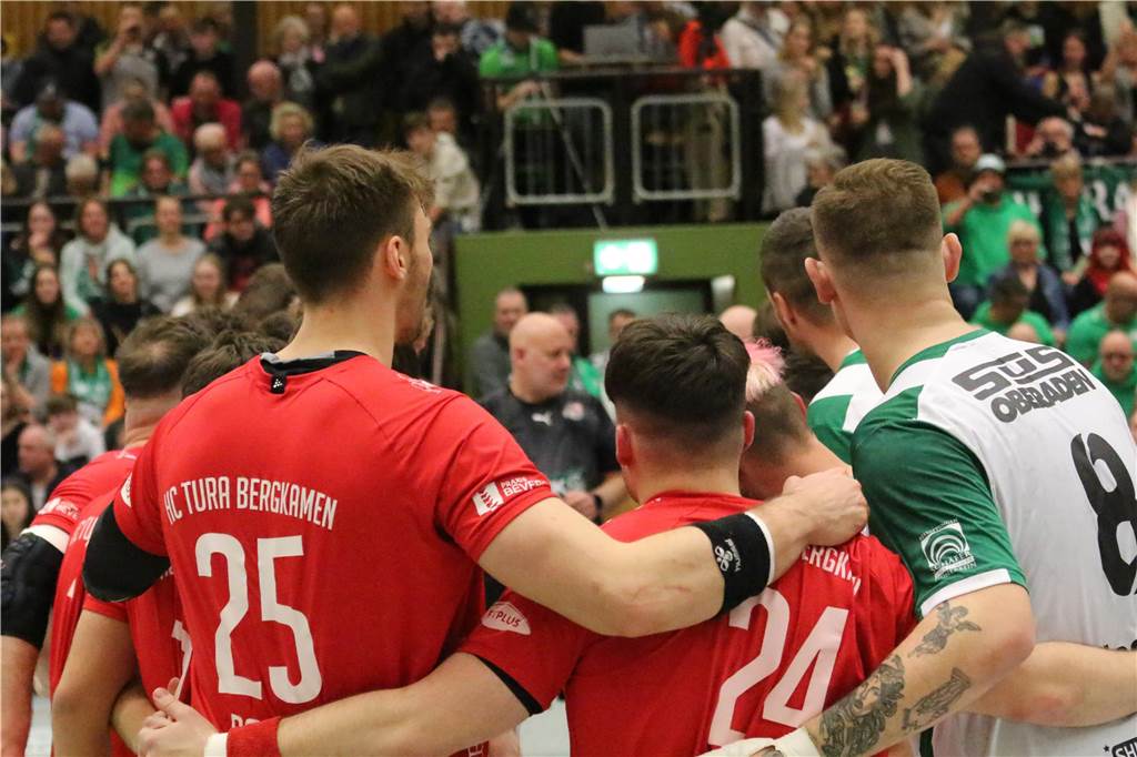 Viele Bilder: HC TuRa Bergkamen feiert Derbysieg in Oberaden