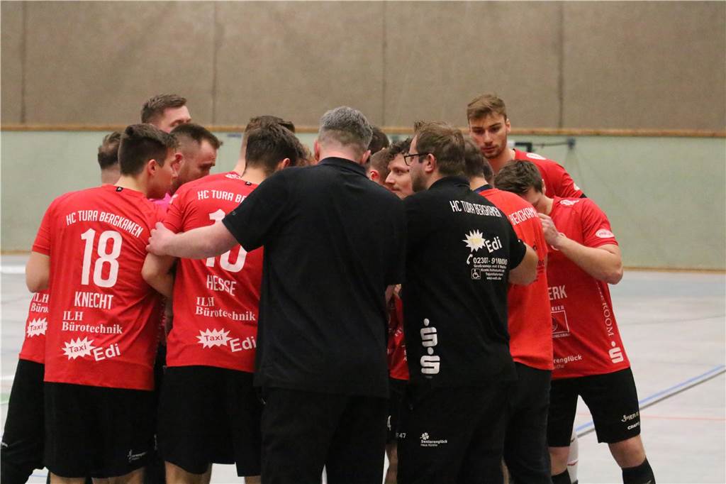Viele Bilder: HC TuRa Bergkamen feiert Derbysieg in Oberaden