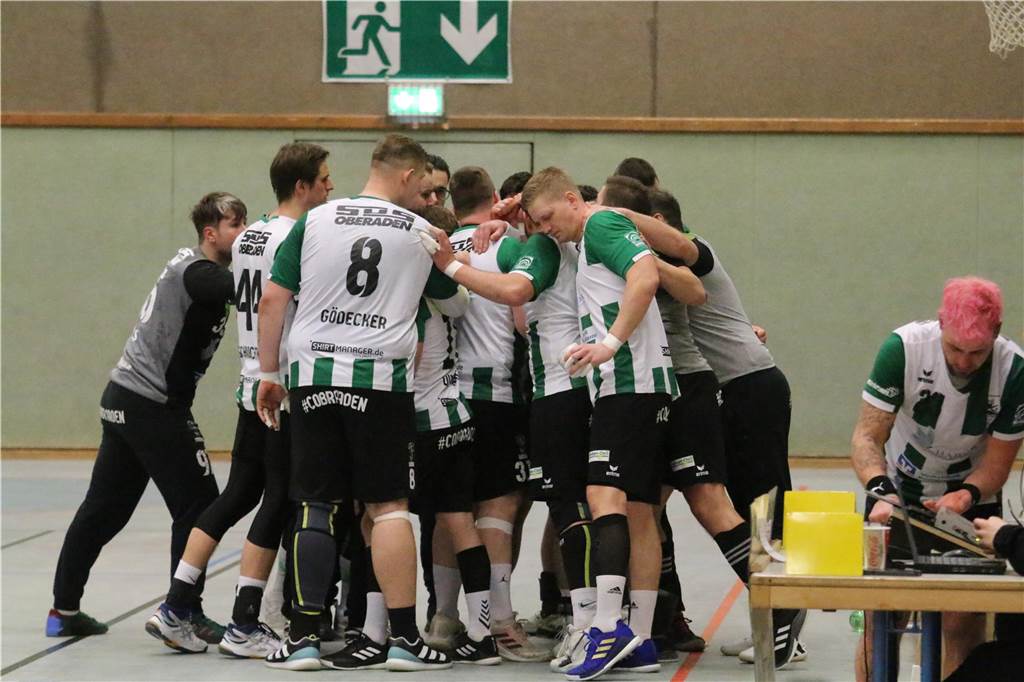 Viele Bilder: HC TuRa Bergkamen feiert Derbysieg in Oberaden