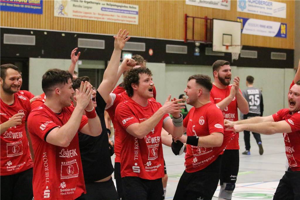 Viele Bilder: HC TuRa Bergkamen feiert Derbysieg in Oberaden