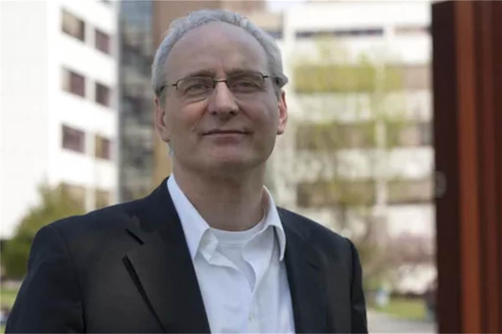 Prof. Dr. Axel Faix.