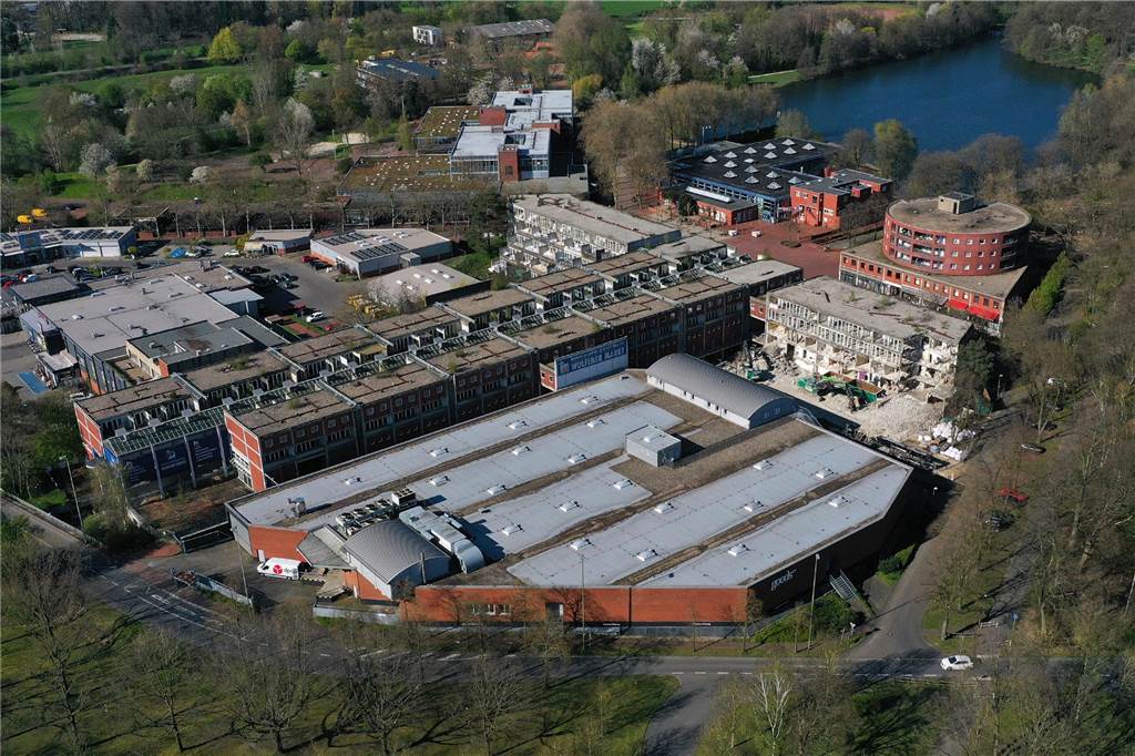 Wulfener Markt wird abgerissen: Bagger fressen sich immer weiter durch den Beton