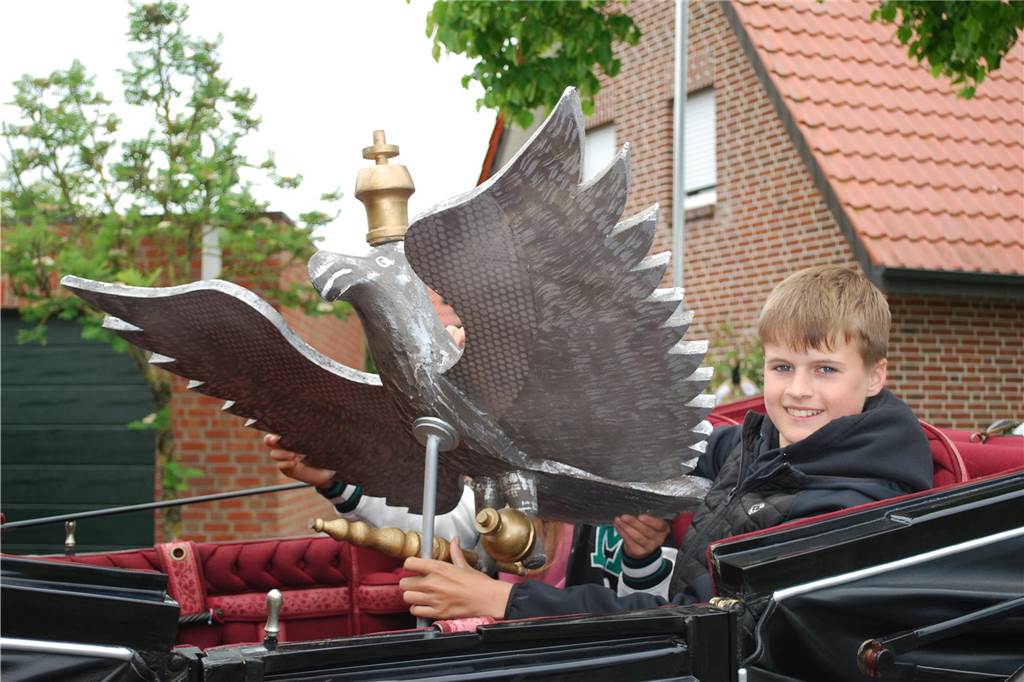 Fotostrecke vom Vogelschießen des Heimat- und Schützenvereins: Heeker bejubeln neuen König