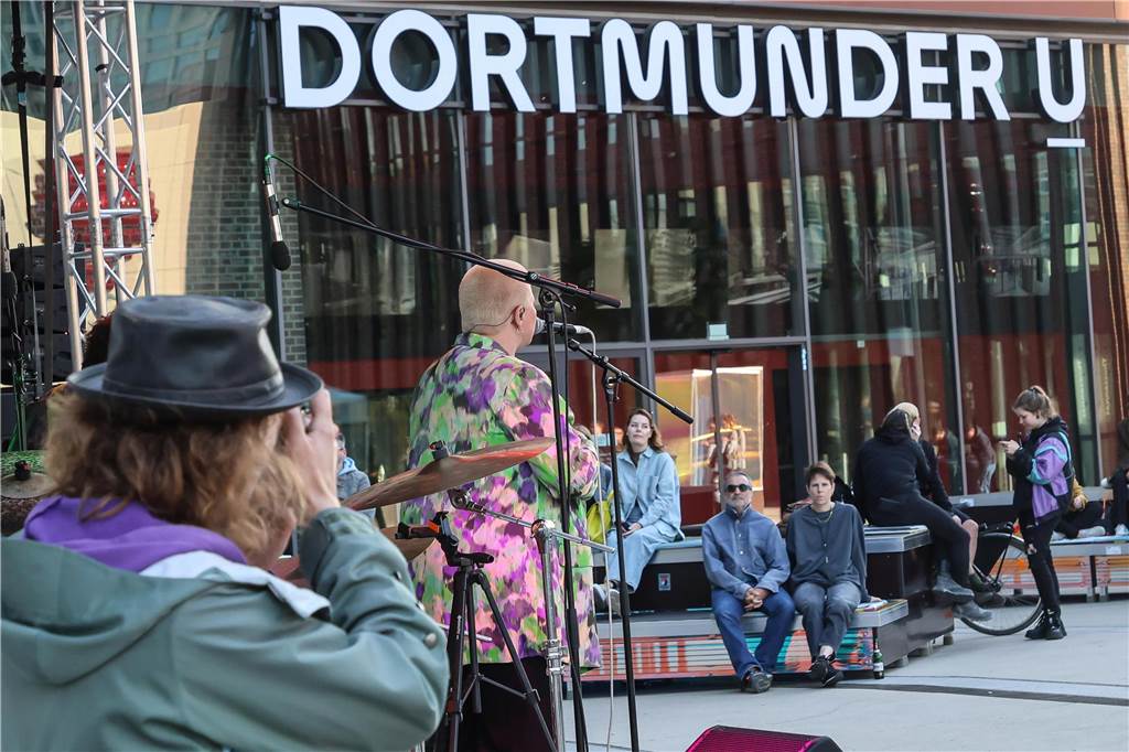Auftakt für Gratis-Konzerte am Dortmunder Wall: Viele Fotos vom „Sommer am U“