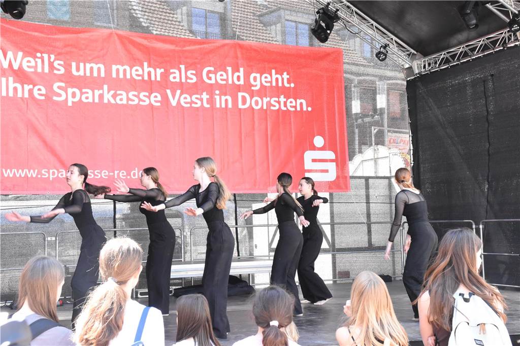Altstadtfest Dorsten 2023: Fotos von Samstagnachmittag - Versteigerung, Tanz und Kinderspaß