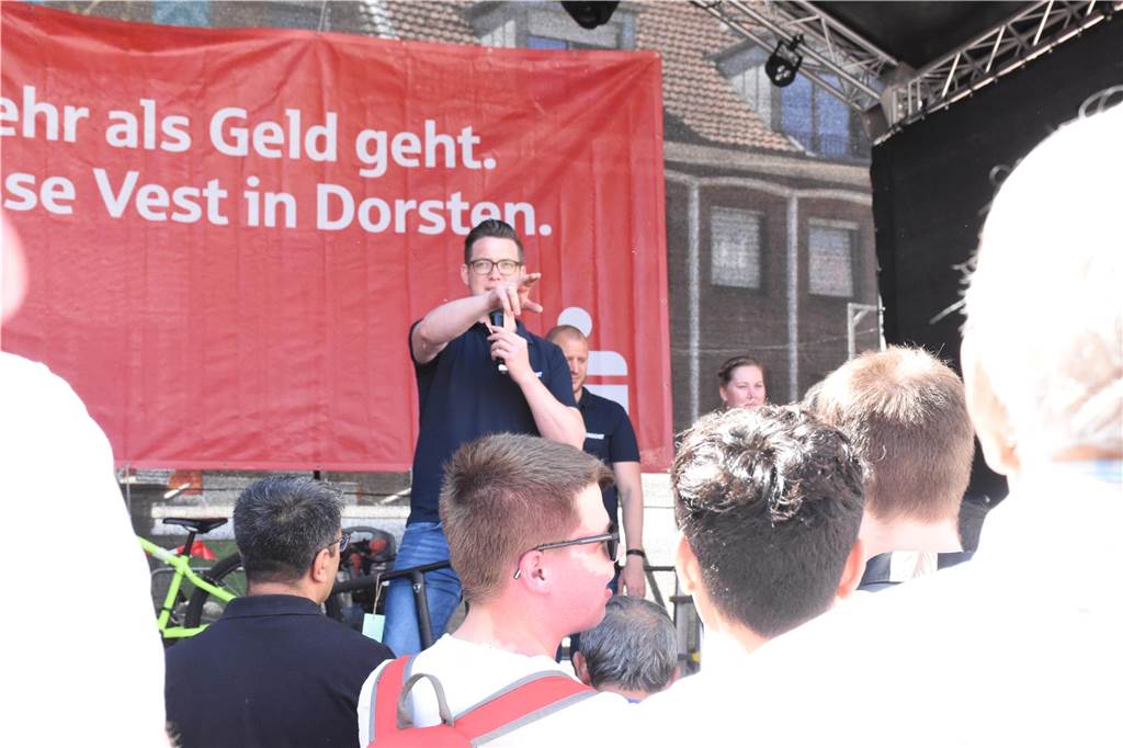 Altstadtfest Dorsten 2023: Fotos von Samstagnachmittag - Versteigerung, Tanz und Kinderspaß