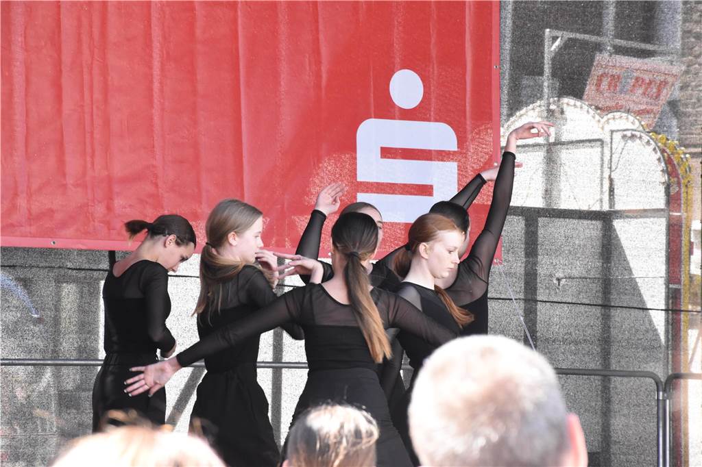 Altstadtfest Dorsten 2023: Fotos von Samstagnachmittag - Versteigerung, Tanz und Kinderspaß