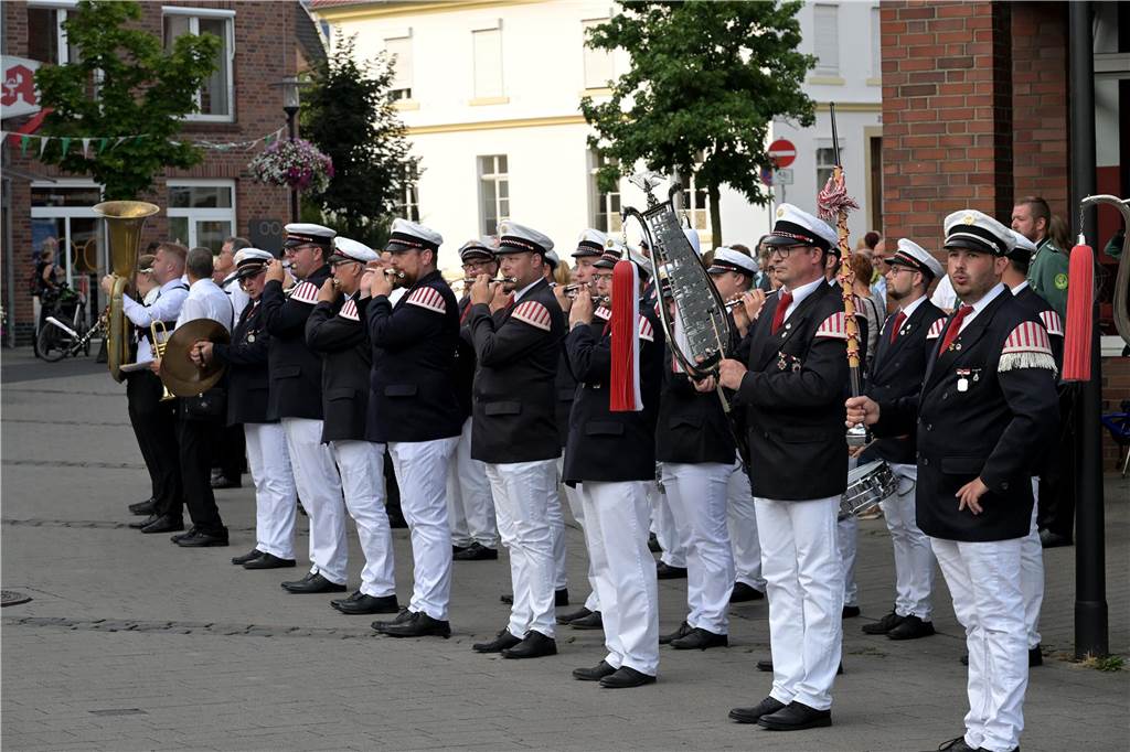 Viele Fotos vom Königsball
