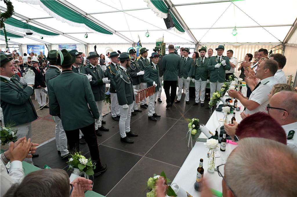 Viele Fotos vom Königsball