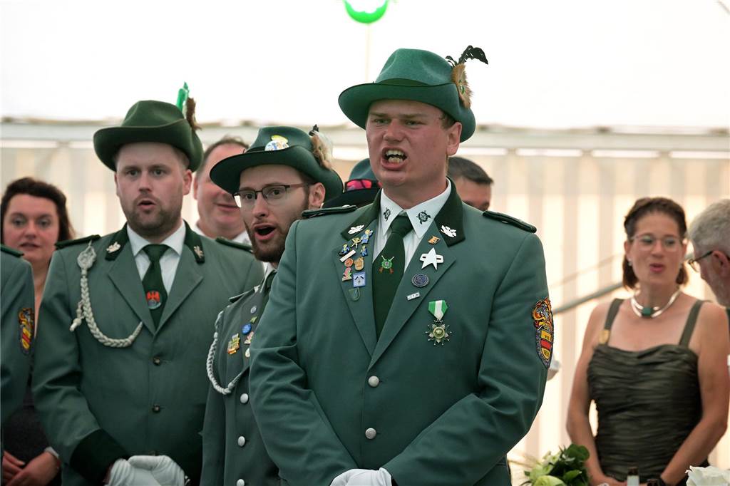 Viele Fotos vom Königsball