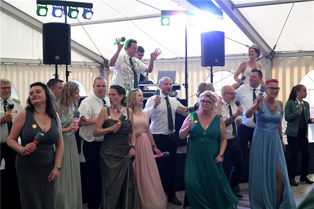 Viele Fotos vom Königsball