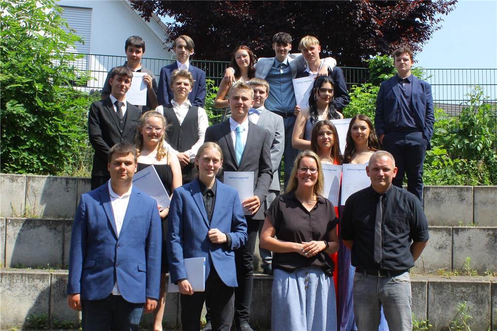 Viele Bilder der Abschlussklassen 2023: Schulen aus Selm, Olfen und Nordkirchen