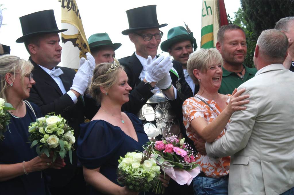 Beste Stimmung in Altschermbeck: Bilder vom Königsschießen