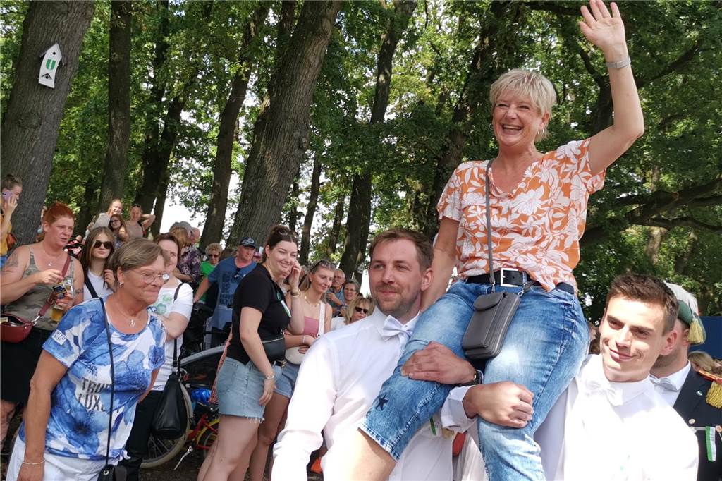 Beste Stimmung in Altschermbeck: Bilder vom Königsschießen