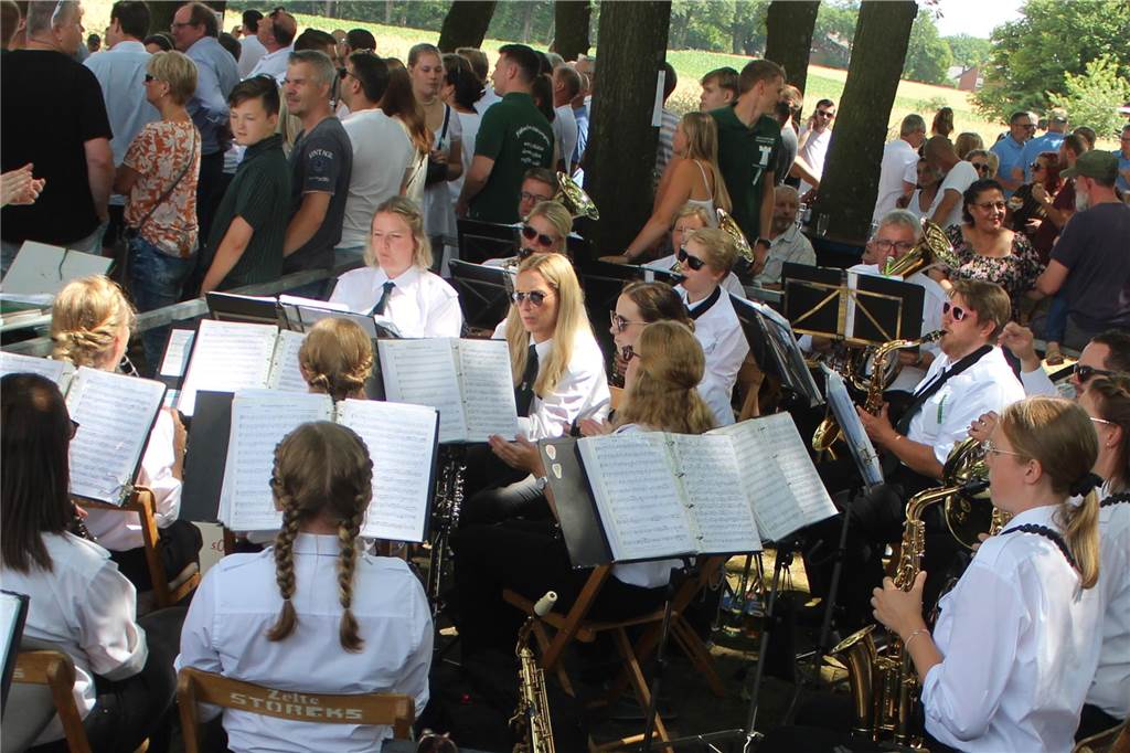 Beste Stimmung in Altschermbeck: Bilder vom Königsschießen
