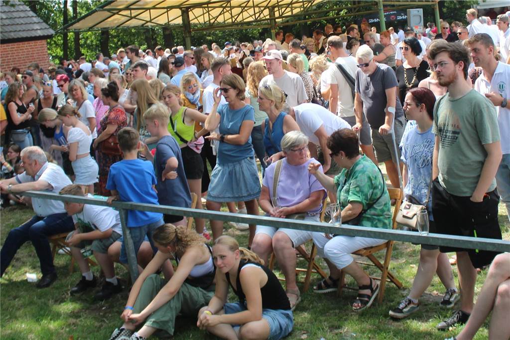 Beste Stimmung in Altschermbeck: Bilder vom Königsschießen