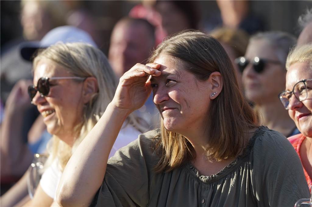 Super Stimmung beim ersten Geierabend: Viel los beim Sommer-Open-Air bei Tante Amanda