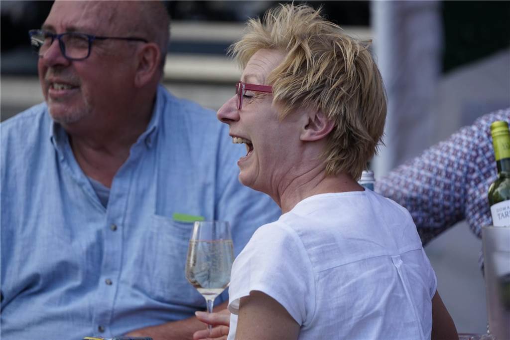Super Stimmung beim ersten Geierabend: Viel los beim Sommer-Open-Air bei Tante Amanda