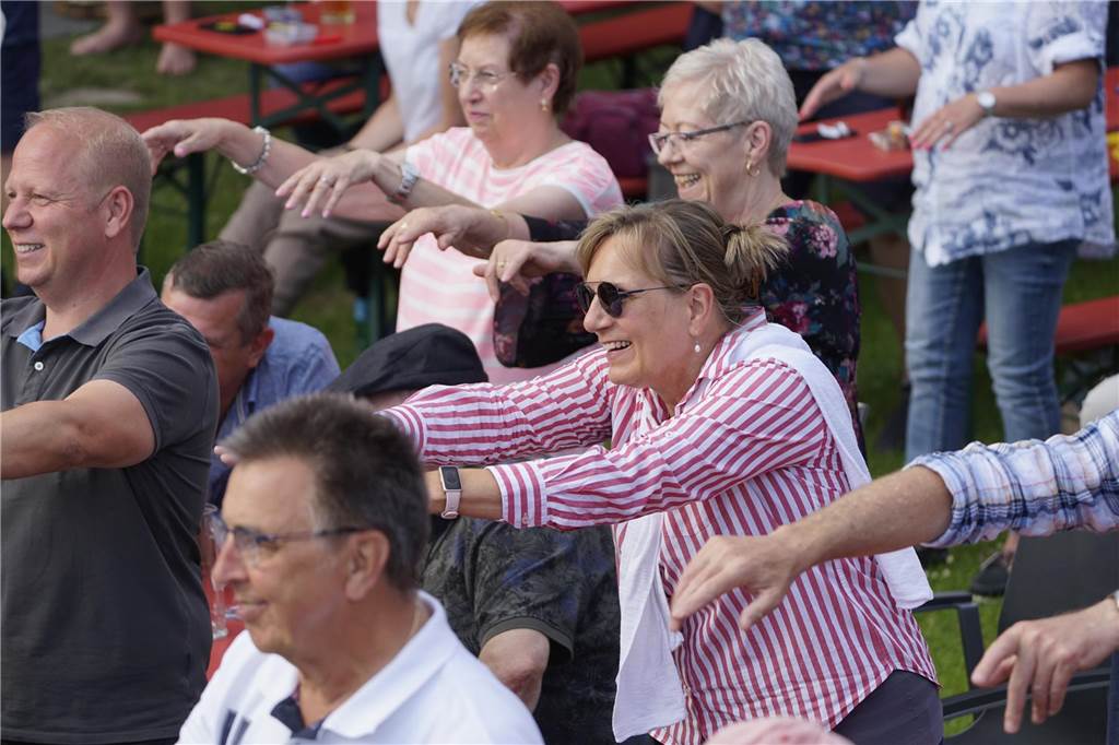 Super Stimmung beim ersten Geierabend: Viel los beim Sommer-Open-Air bei Tante Amanda