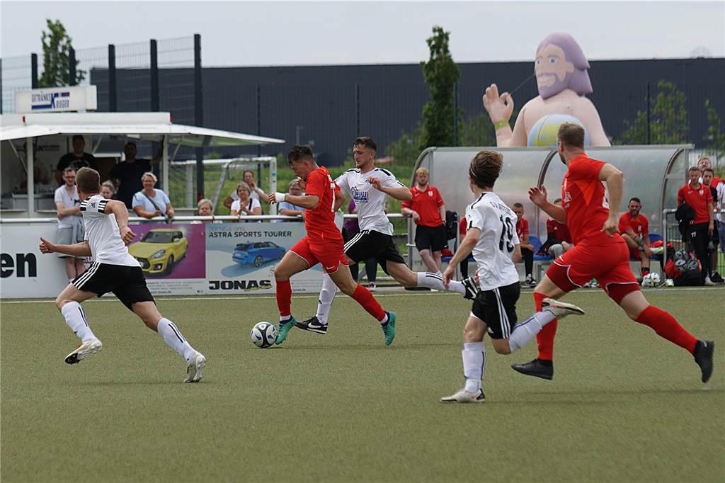 Viele Fotos um Finale des B-Turniers