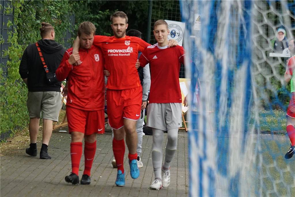 Viele Fotos um Finale des B-Turniers